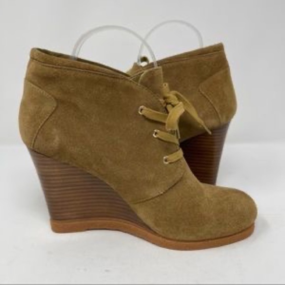 Tesori 4 inch wedge suede string up boots size 8.5